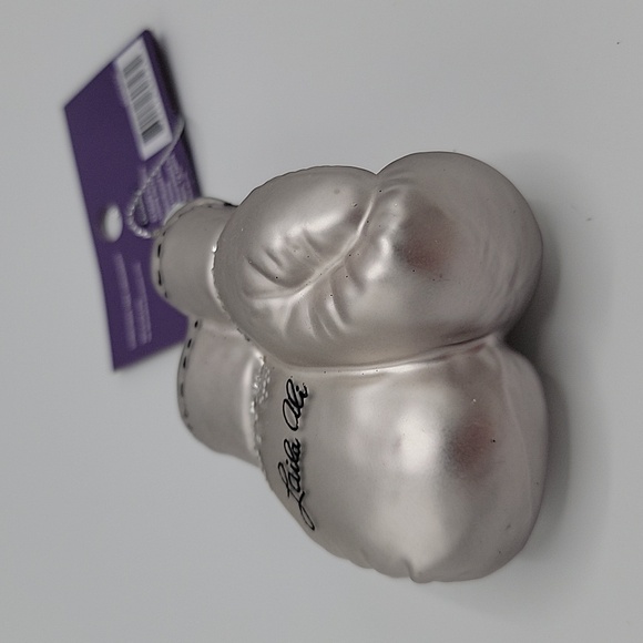New 2 Blown Glass Laila Ali Silver W/ Glitter Boxing Glove Ornament 3" - Picture 7 of 10